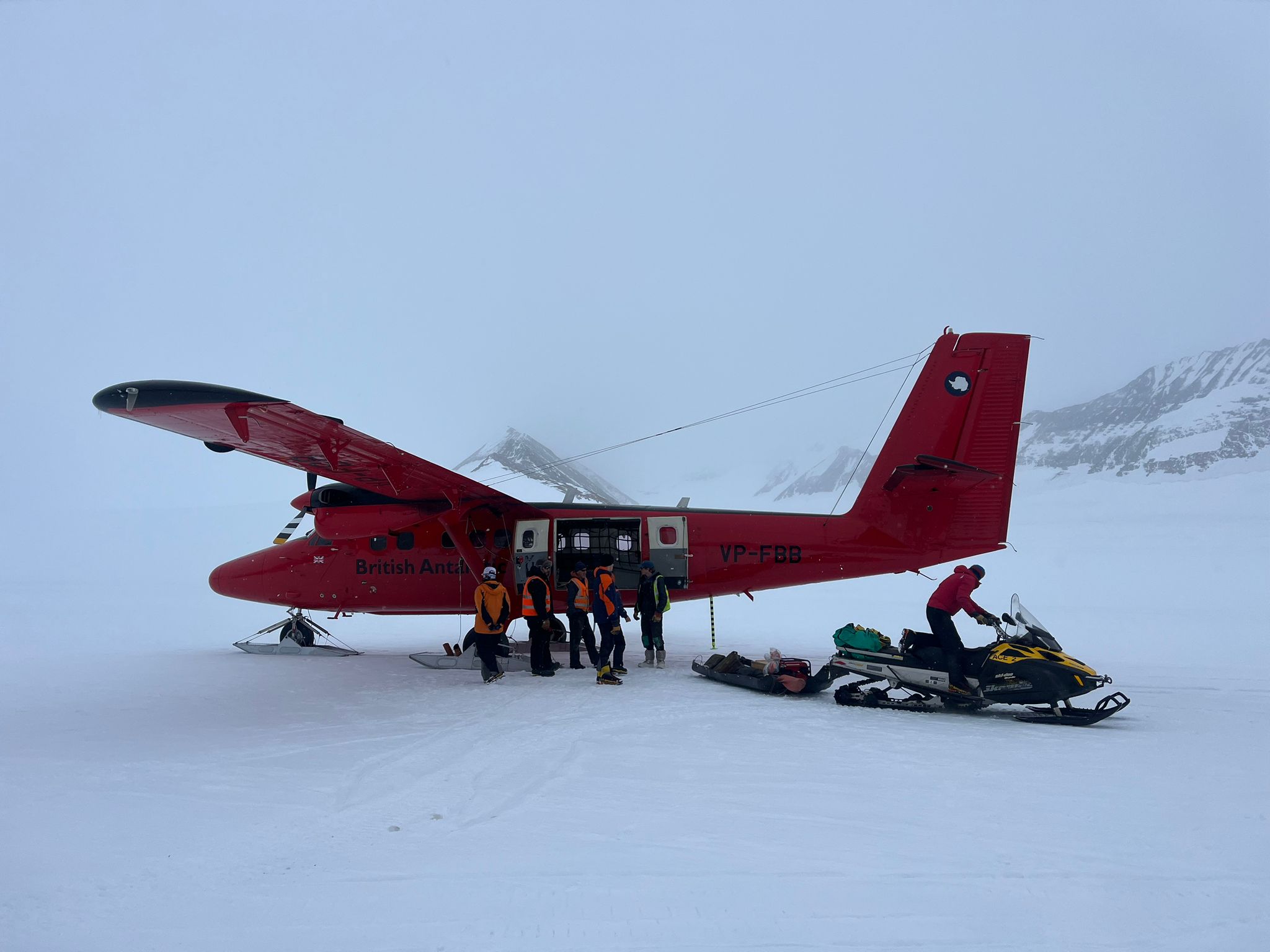 Unloading a Twin Otter